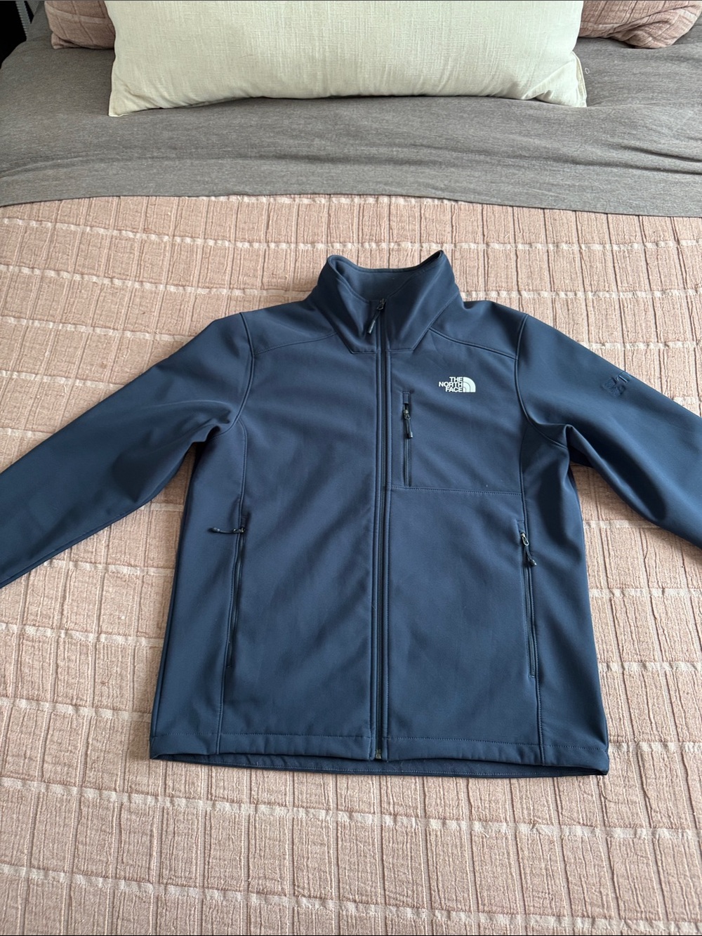 The North Face Men's Large Navy Blue Softshell Jacket - Full Zip